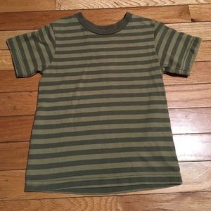 Boys size 4T shirt