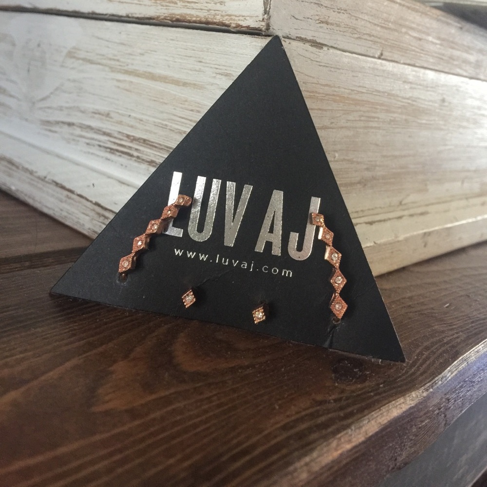 Great as gift! Rose Gold Crawler + Stud Set