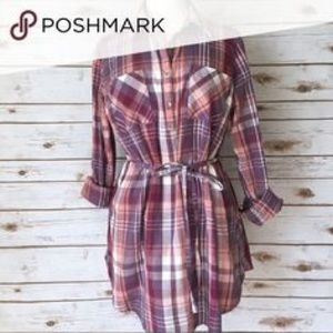 Liz Lange maternity top, size medium