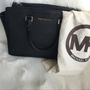 💕Michael Kors Large Selma Leather