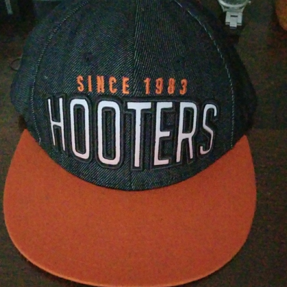 Hooters flat brim flex fit