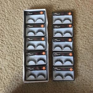 One day sale🎈 10 PACK OF NATURAL EYELASHES