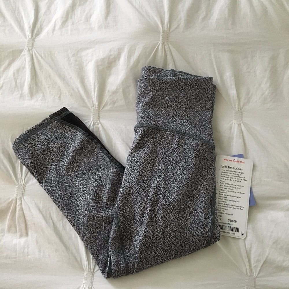 Lululemon Train Times Crop 17" Sz 4 - Picture 5 of 7