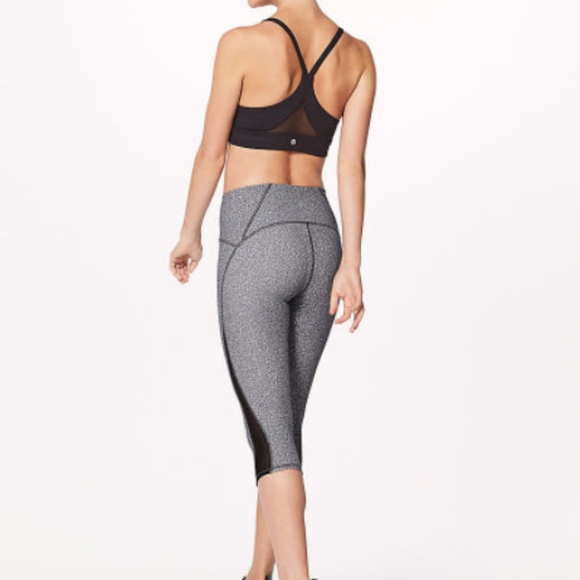 Lululemon Train Times Crop 17" Sz 4 - Picture 2 of 7