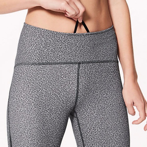 Lululemon Train Times Crop 17" Sz 4 - Picture 4 of 7