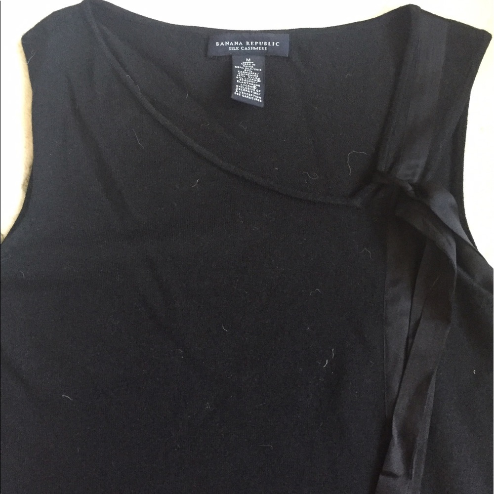 Banana Republic cashmere top - size small