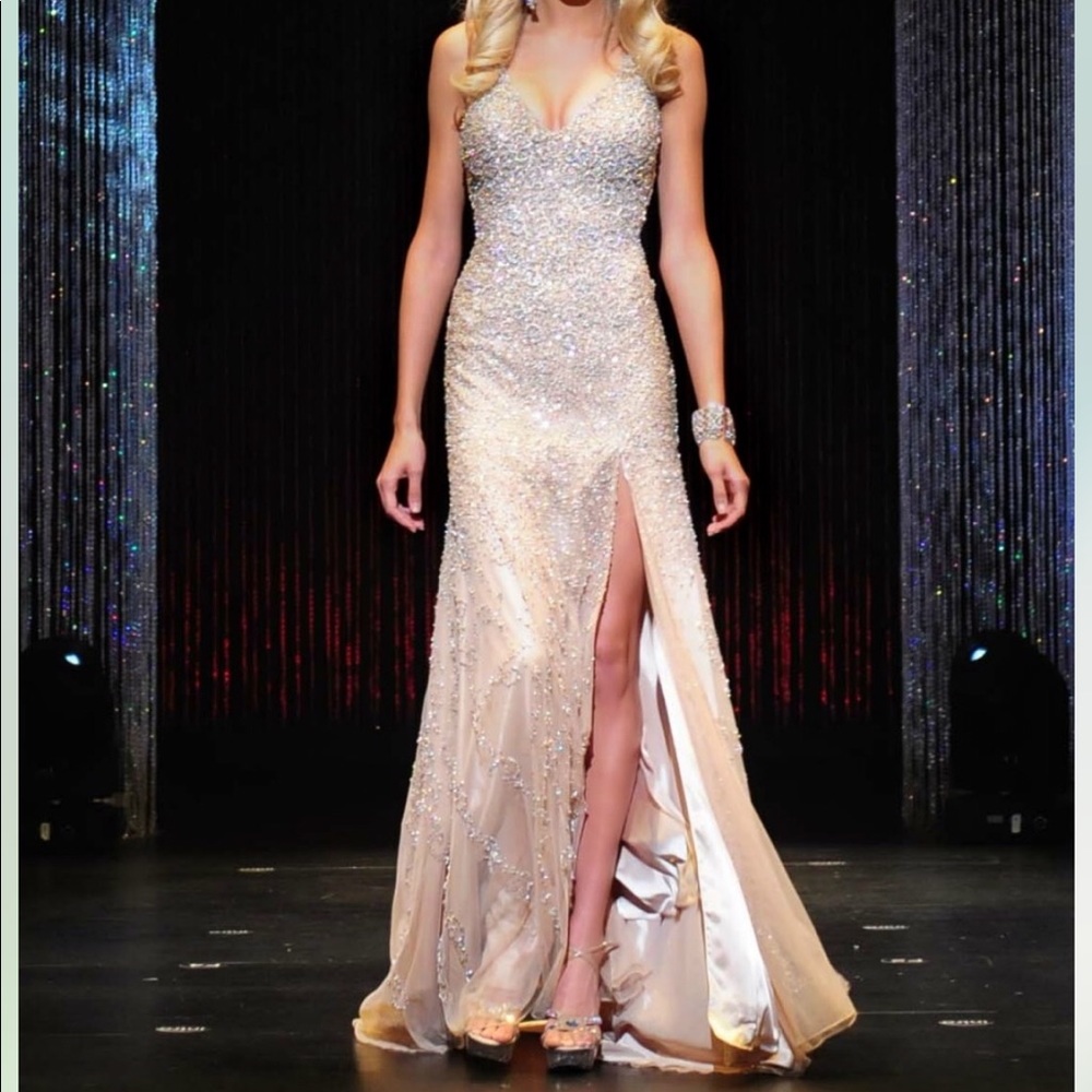 Jovani Couture 0 or 2 or 4 marked 6 pageant prom
