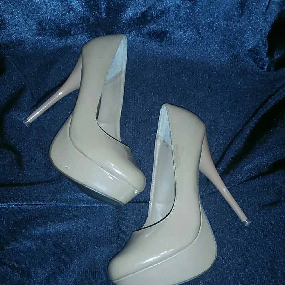 3/$25 Charlotte Russe Closed Toe Platform Pumps