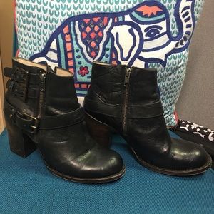 Steve Madden Freebird Black Booties Sz9