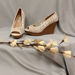 American Eagle payless