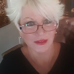 Meet your Posher, Sharon