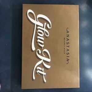 Anastasia Glow Kit ✨