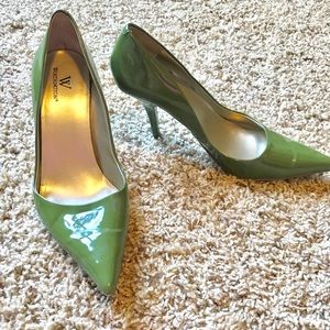 Worthington olive green heels
