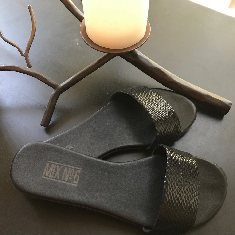 Fancy Sandal - size 6 (also perfect for 5.5)