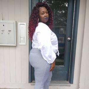 Meet your Posher, Aja