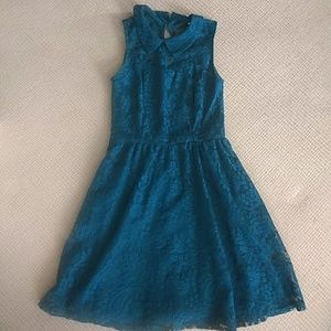 Lace blue-green dress with peter pan collar Lace blue-green dress with peter pan collar