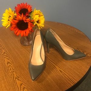 Journee Collection Yoko-M Pump