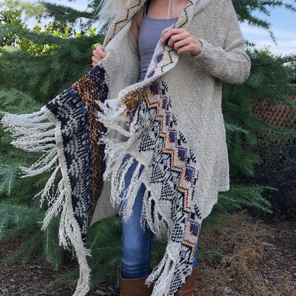Tribal Print Cardigan with Fringe - Picture 3 of 7