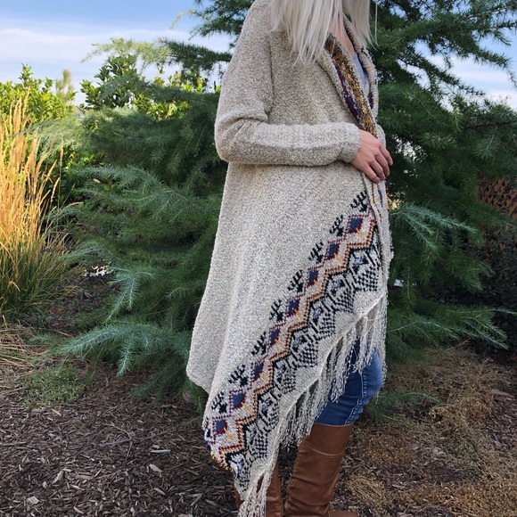 Tribal Print Cardigan with Fringe - Picture 4 of 7