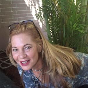 Meet your Posher, Robyn