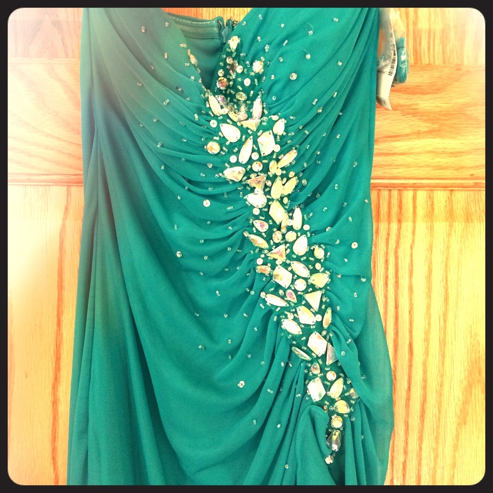 🌷Gorgeous formal dress, never worn, size 5/6🌷