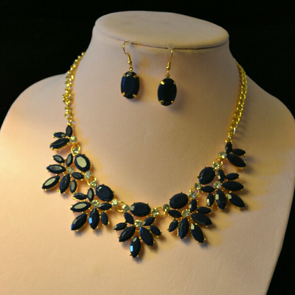 Necklaces - Picture 2 of 8