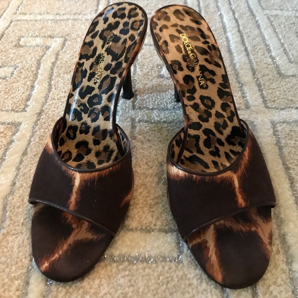 Dolce Gabanna Slides sz 37