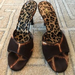 Dolce Gabanna Slides sz 37