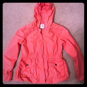 Lightweight hooded jacket