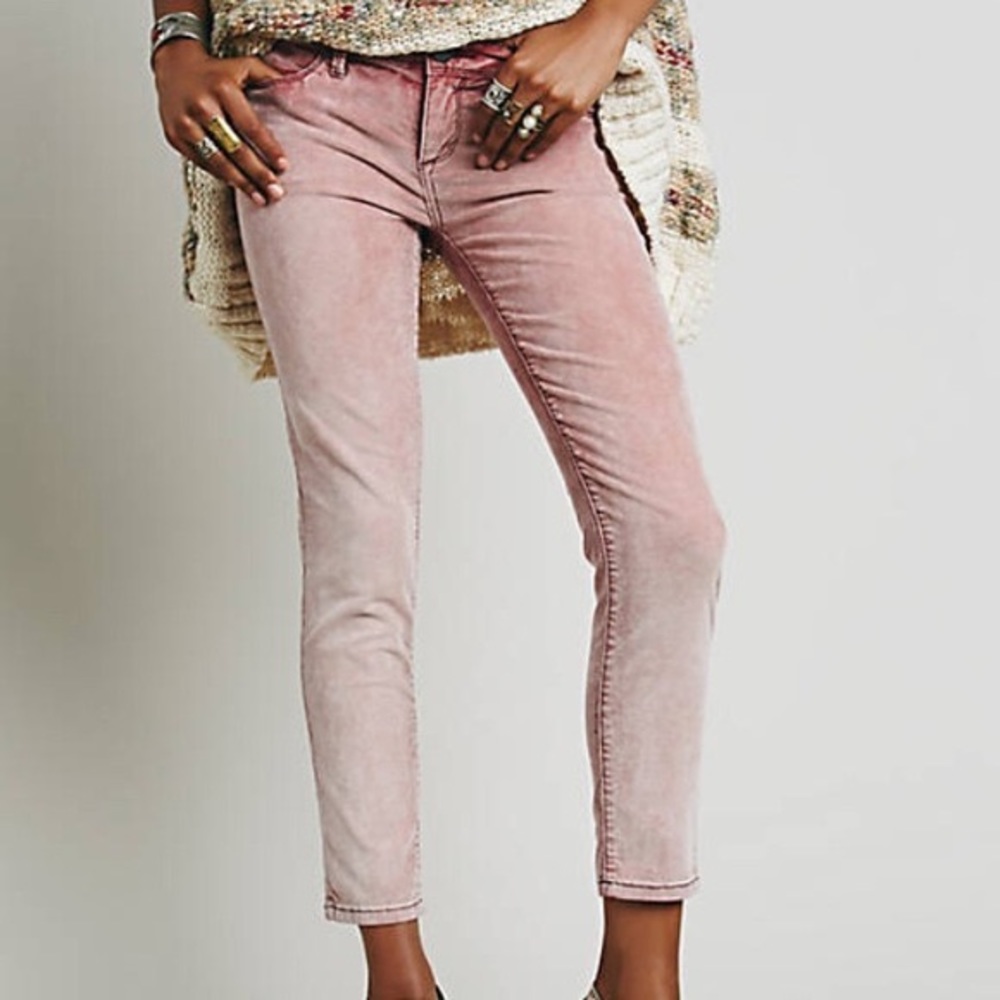 Free People Roller Crop Jean Rose color Size 25
