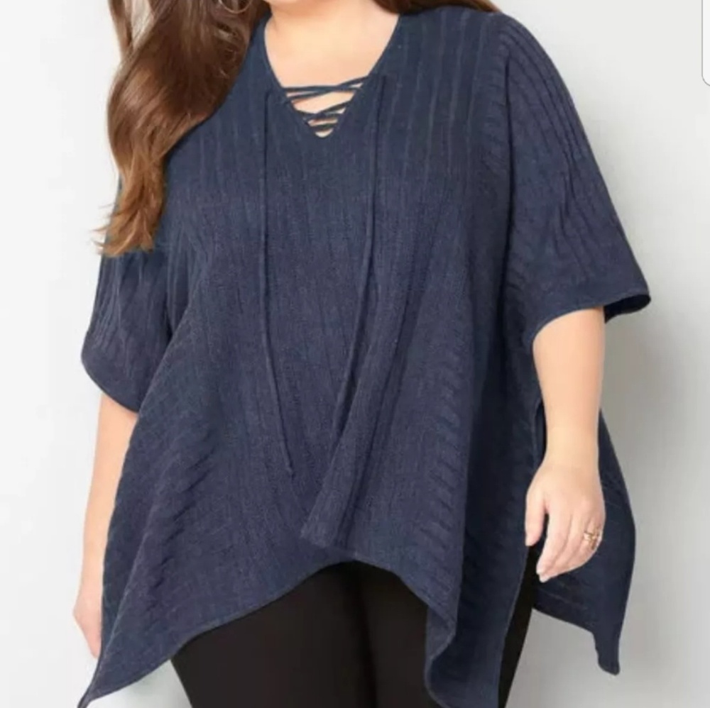 Avenue navy ribbed poncho size 18/20