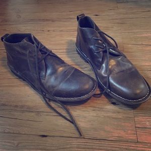 Red tape casual dress shoe