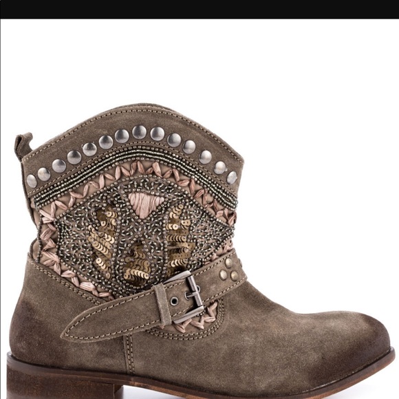 NAUGHTY MONKEY LYSANDRA SOLD OUT EVERYWHERE - Picture 4 of 8