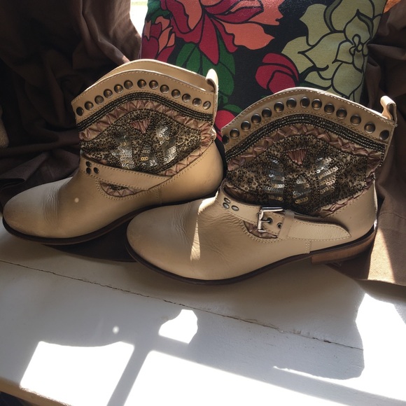 NAUGHTY MONKEY LYSANDRA SOLD OUT EVERYWHERE - Picture 5 of 8