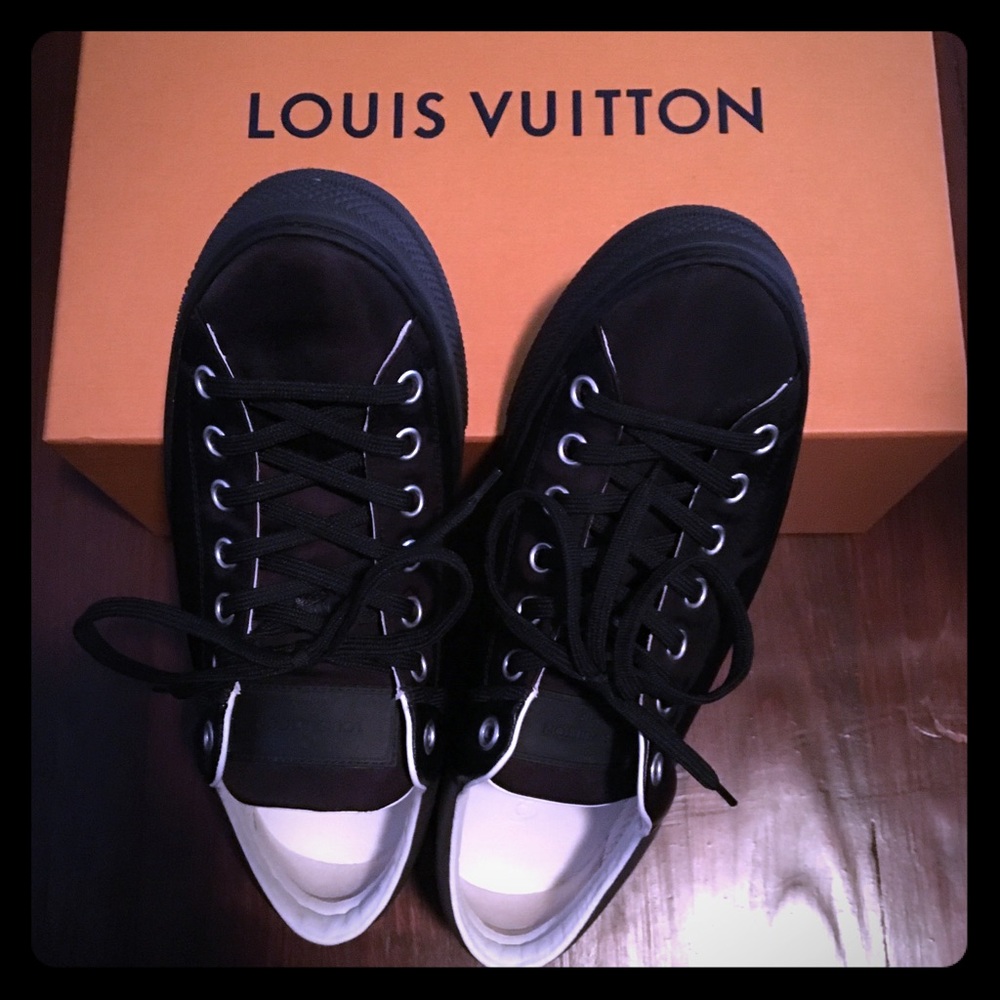 LV size 7 sneakers
