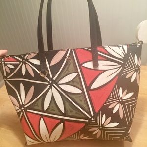 AUTHENTIC TORY BURCH SMALL TOTE. Brand new