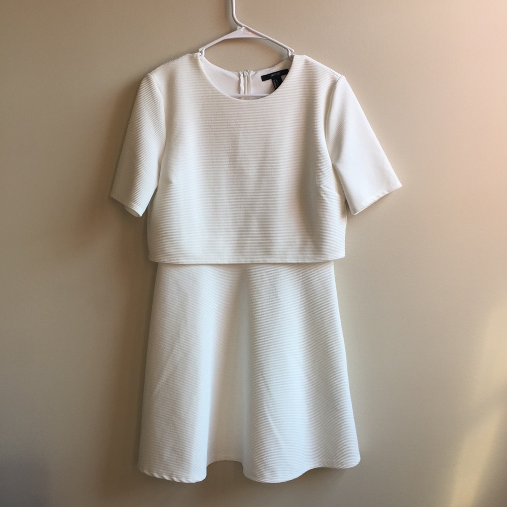 Texture white Forever 21 dress with sleeves