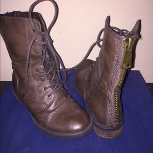 Combat boots
