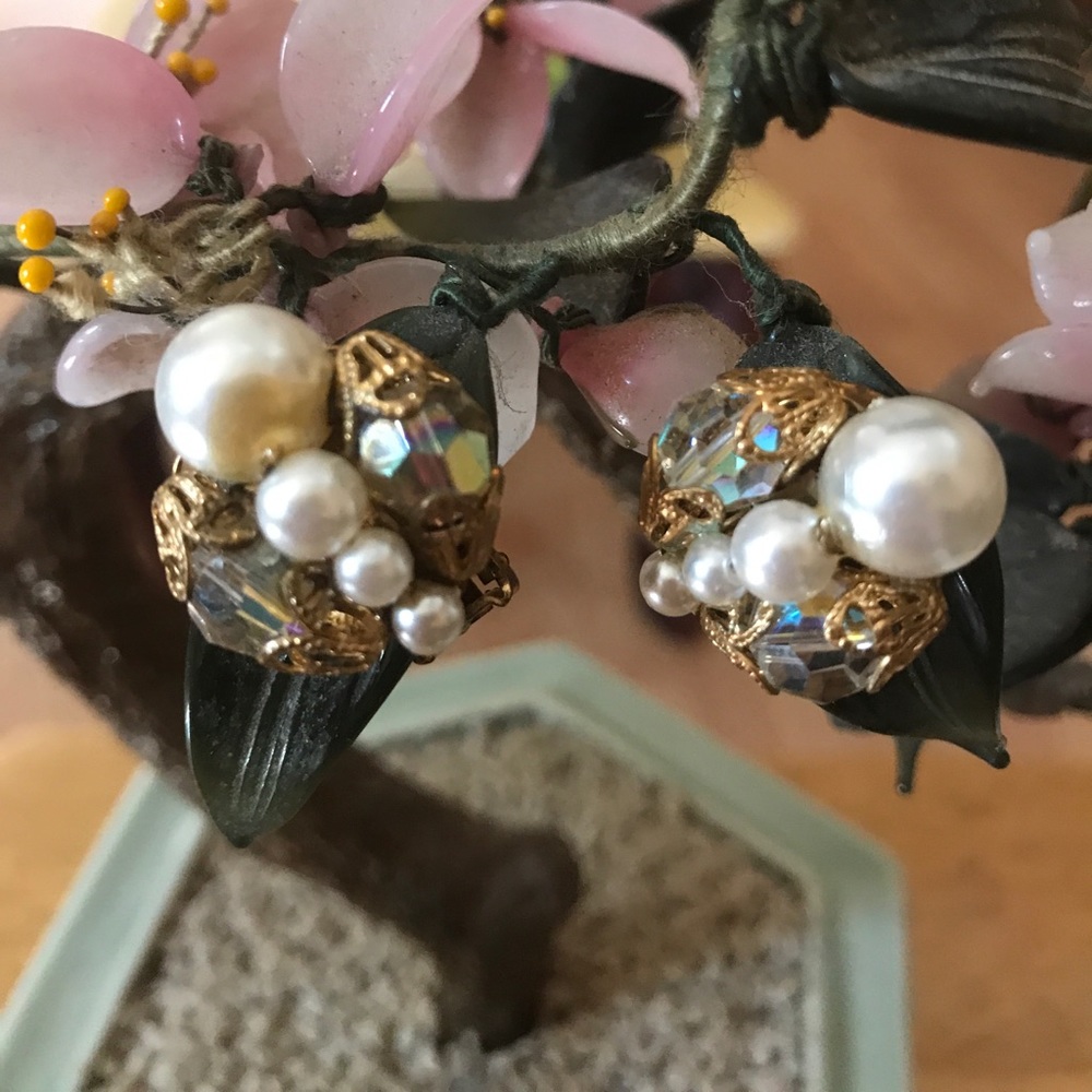 Victorian crystal pearl clip on earring