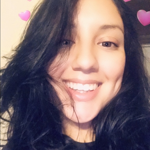 Meet your Posher, Monica - Picture 1 of 1