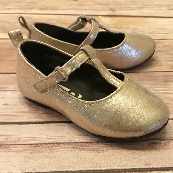 Crazy 8 Metallic Gold T-strap shoes - Picture 5 of 7