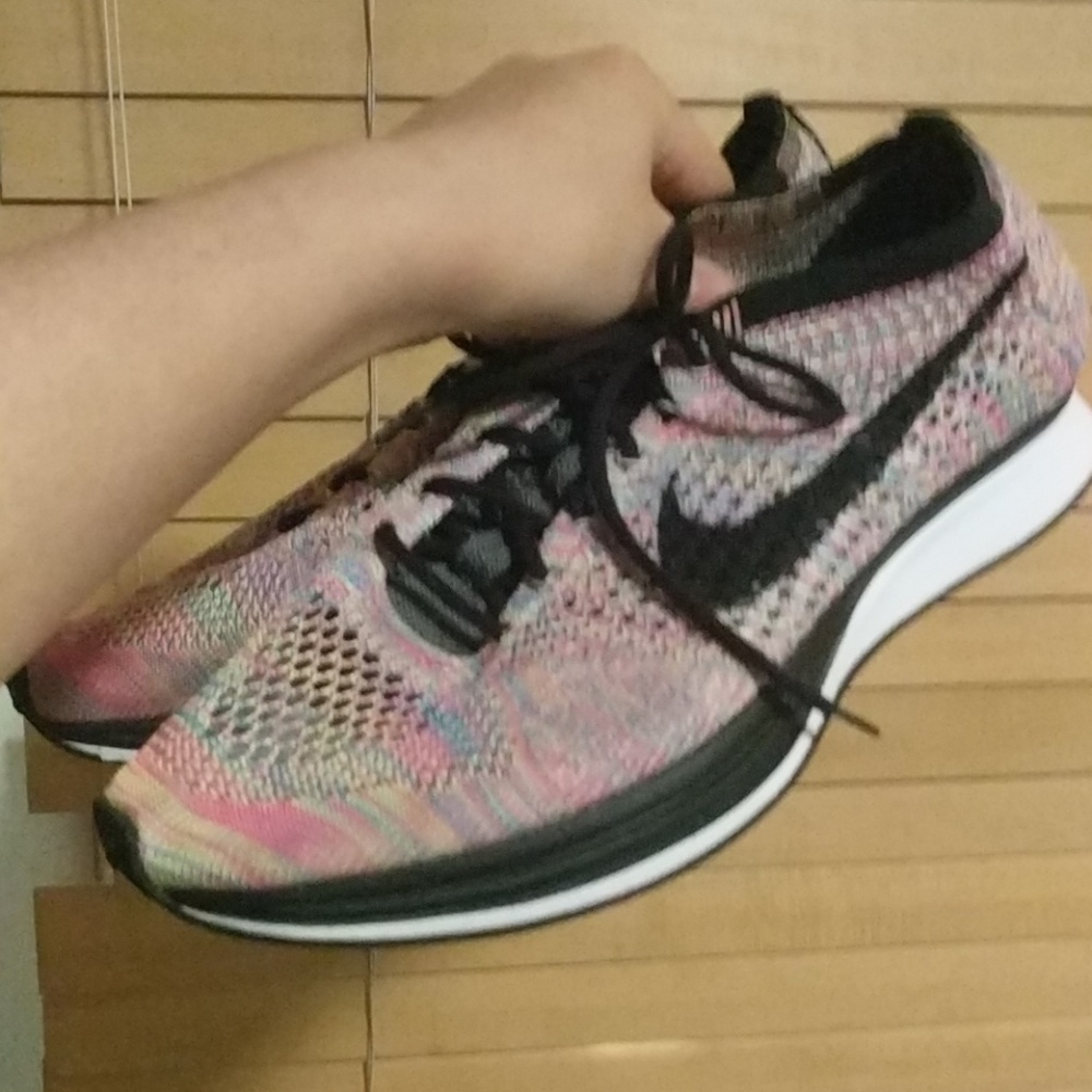 Nike flyknit shoes! 8.5 mens