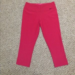Nike legend capri 2.0 pink size M