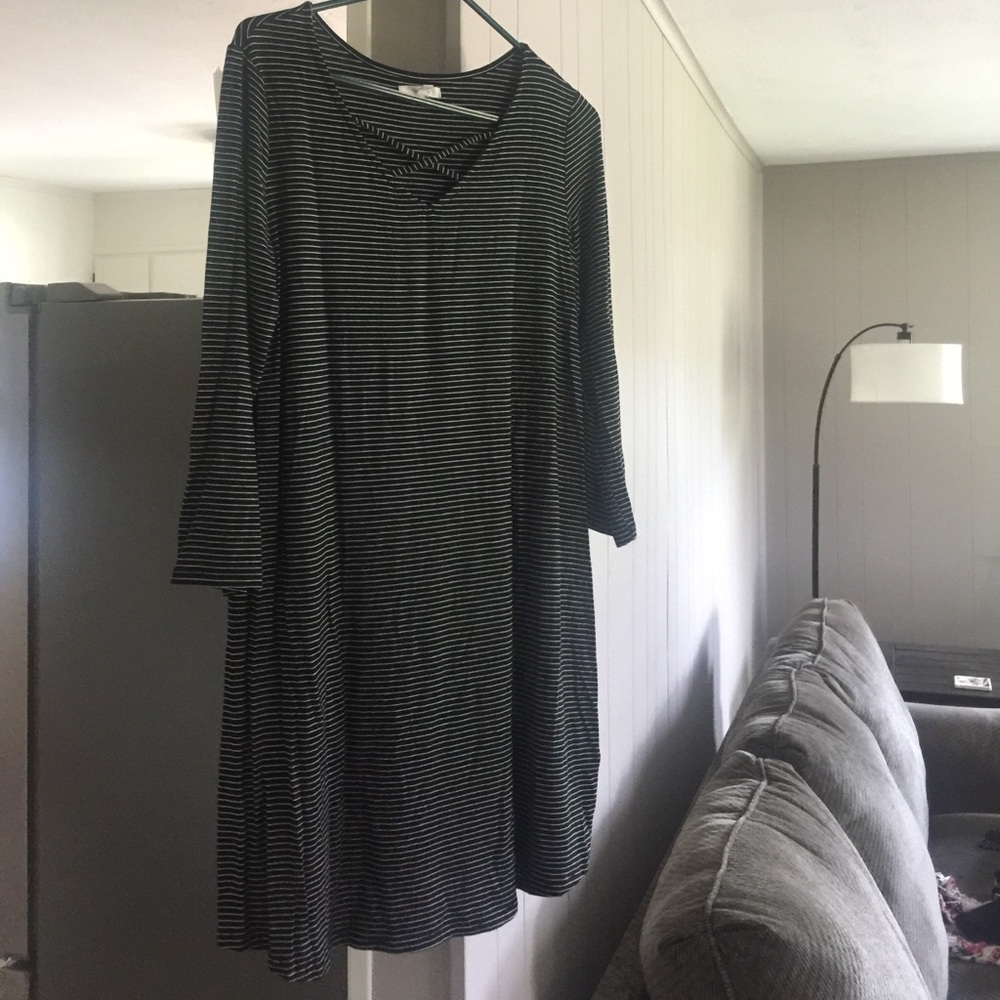 Stretchy black and white stripe crisscross dress