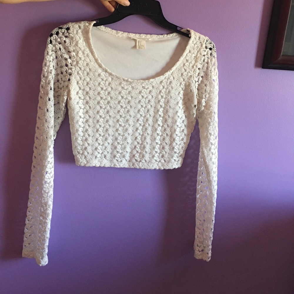 White lace long sleeved crop