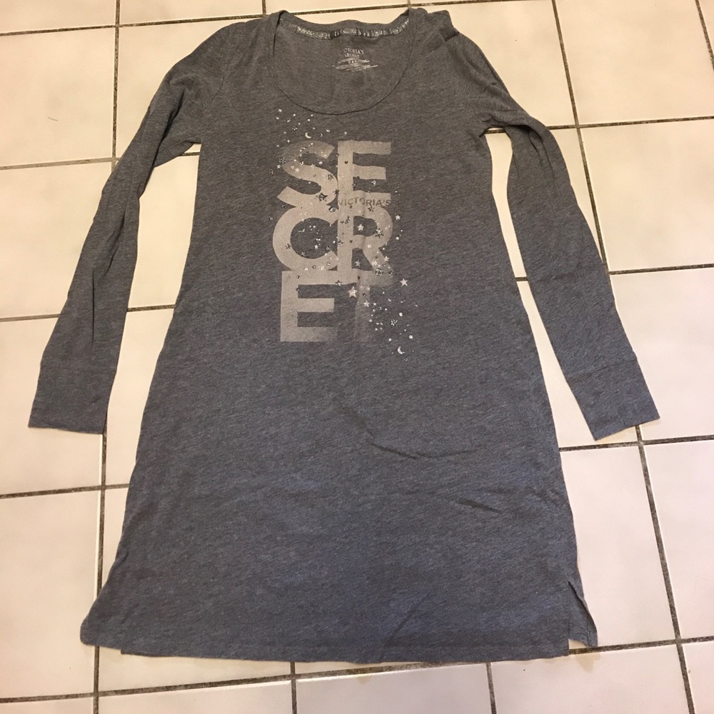 Victoria’s Secret long sleeve gray top