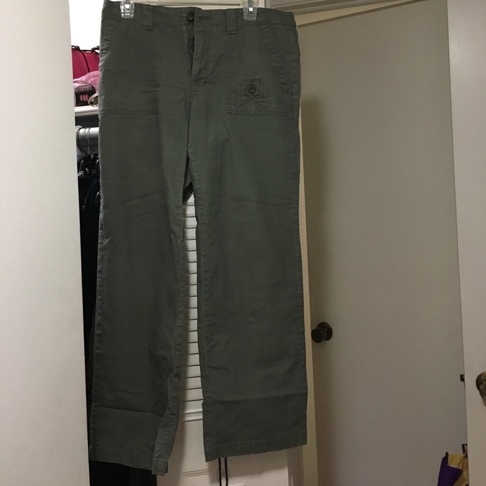 Dockers women size 12 khaki green cargo pants