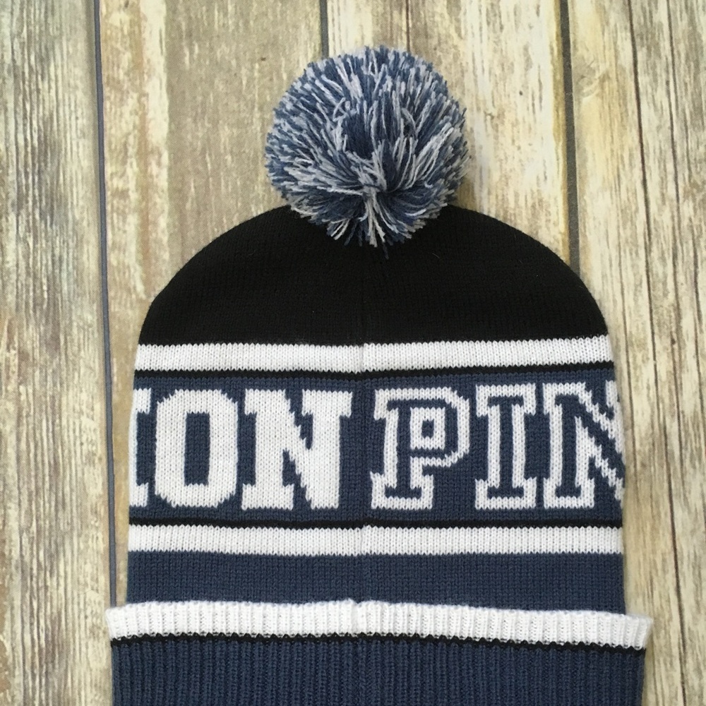 PINK Pom Hat ❄️ NWT