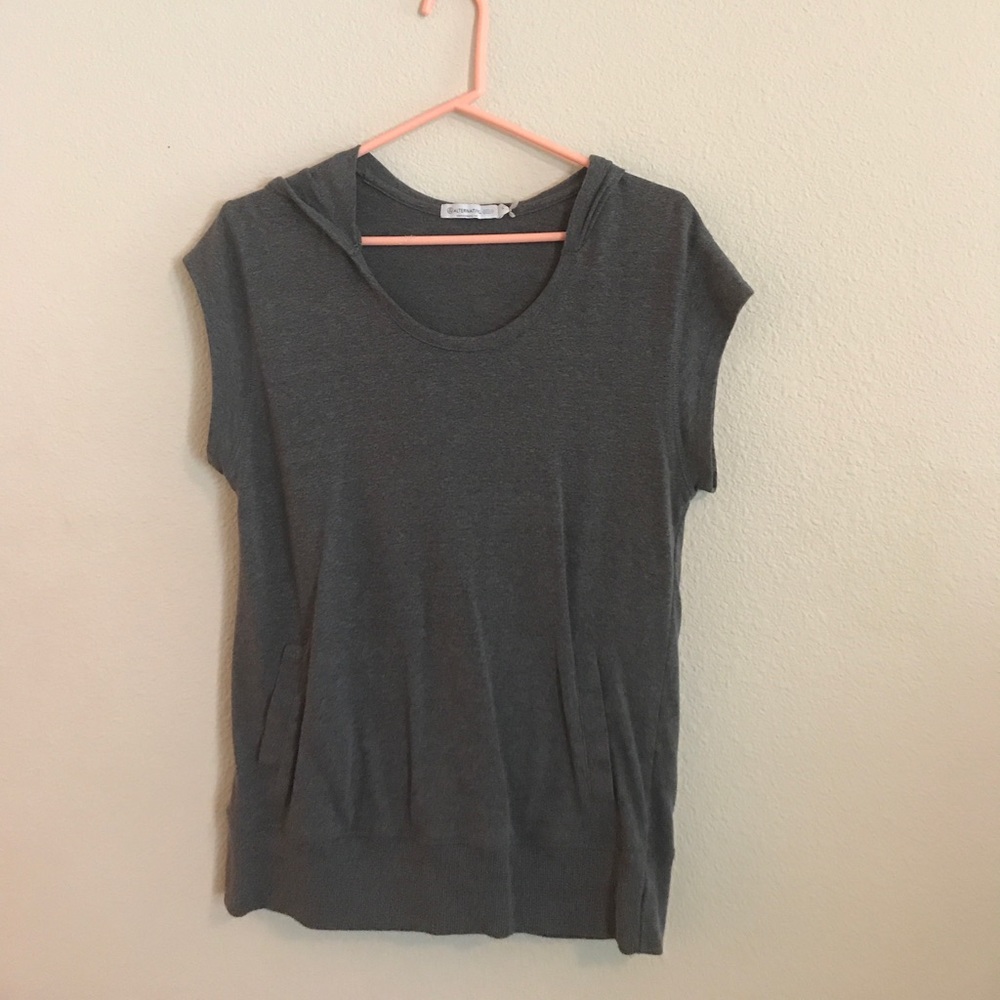 Short sleeved hooded sweatshirt