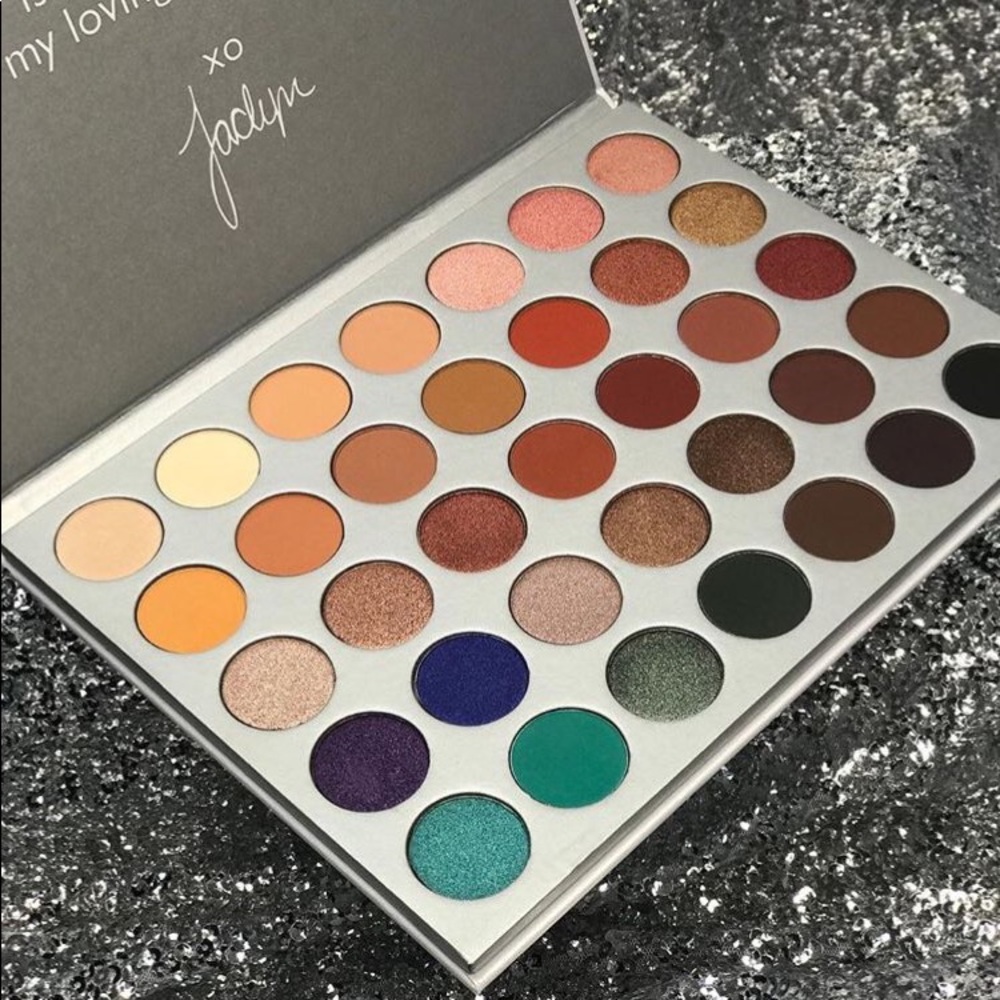 Brand New Authentic Jaclyn Hill X Morphe Palette
